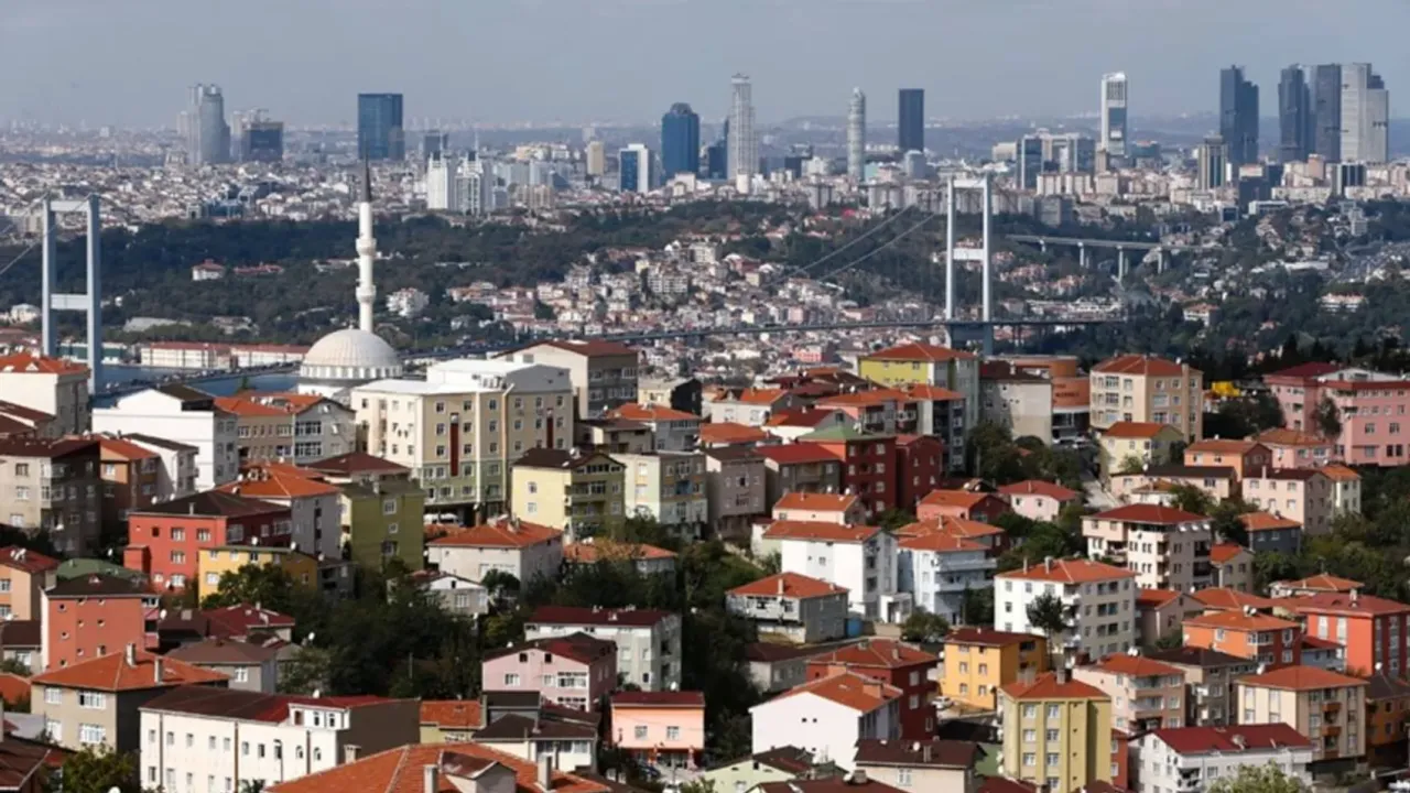 İstanbul'da 318 binanın durduğu yerde çökebilecek durumda olduğu açıklandı