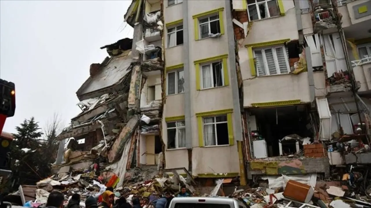 Kahramanmaraş merkezli depremlerde can kaybı 42 bini aştı