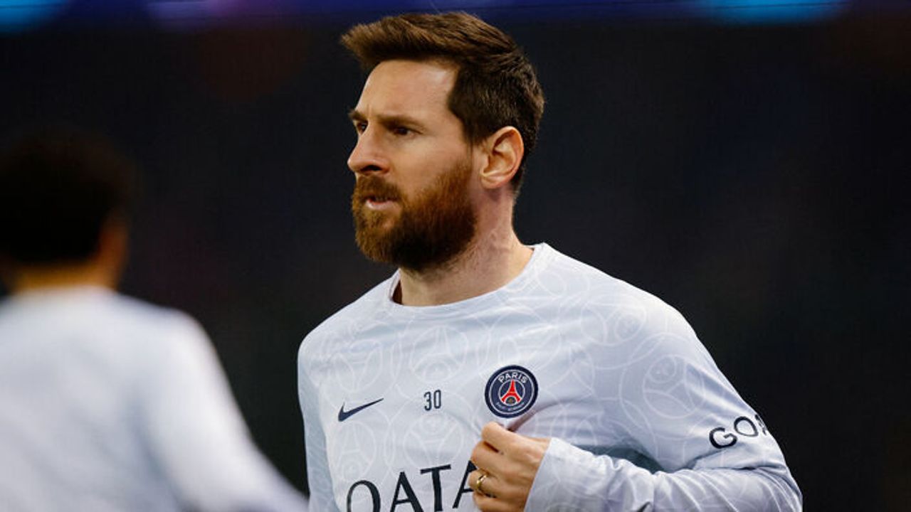 Kadro dışı kalan Lionel Messi'den özür paylaşımı