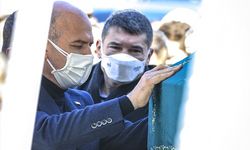İçişleri Bakanı Süleyman Soylu vefat eden annesi Servet Soylu'nun kabri başında yasin okudu.