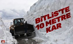 Bitlis’te bahar ayında yolları kapayan 10 metrelik karla mücadele