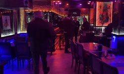 Karantinada olması gereken aşçı pavyonda yemek yaparken yakalandı