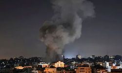 İsrail Gazze'de bakanlıkların bulunduğu binayı bombaladı!