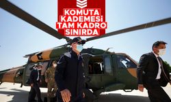 Bakan Akar ve komutanlar sınır hattında