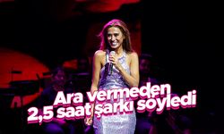 Yıldız Tilbe ara vermeden 2,5 saat şarkı söyledi.