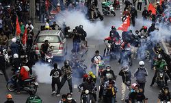 Bangkok sokakları savaş alanına döndü