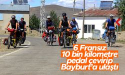 6 Fransız 10 bin kilometre pedal çevirip Bayburt’a ulaştı