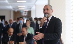 Abdulhamit Gül: “Sözleşmeli arkadaşlarımızın kadroya geçmesi birinci meselemiz”