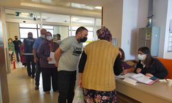 PCR kararının ardından aşı yaptırmak için hastaneye akın ettiler
