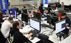 Flaş iddia! - Facebook çalışanları şirkete girememiş
