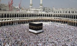 Suudi Arabistan’da Mescid-i Haram ve Mescid-i Nebevi tam kapasite ibadete açılıyor