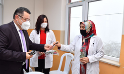 Ahmet Metin Genç, öğretmenlerin mutluluğuna ortak oldu