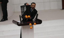 CHP’li milletvekili Burak Erbay'dan Meclis’te portakallı protesto