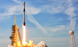 SpaceX, Falcon 9’un 100. inişini kutluyor