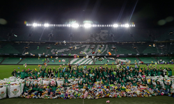 Real Betis'li taraftarlardan örnek hareket