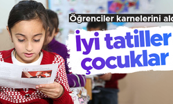 Öğrencilerin karne heyecanı: Yarıyıl tatili başladı