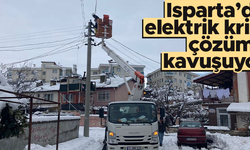 Isparta'da kar nedeniyle yaşanan elektrik krizi çözülüyor