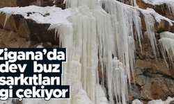 Zigana Dağı'nda devasa buz sarkıtları ilgi çekiyor