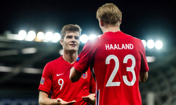 Alexander Sörloth, 9 numaralı formayı Erling Haaland'a teslim etti