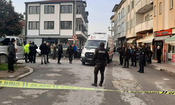 Sakarya'da husumetlisini vuran şahıs elini kolunu sallaya sallaya gitti