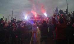 Trabzonspor kafilesi, yoğun sevgi gösterileri arasında stada ulaştı