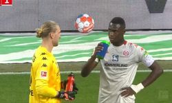 Bundesliga'da maç oynanırken iftar molası verildi
