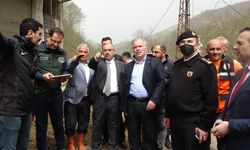Trabzon Valisi İsmail Ustaoğlu Sürmene'de çamur afetinin yaşandığı bölgede incelemelerde bulundu