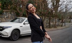 Zehra Güneş'in göbeği açık pozu ortalığı kasıp kavurdu