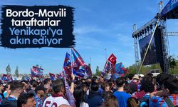 Trabzonsporlu taraftarlar şampiyonluk kutlamaları için Yenikapı'da toplandı