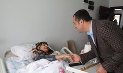 Osman Nuri Ekim, Anneler Günü'nde Huzurevini ziyaret etti