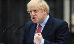 Boris Johnson, tatilini yarıda kesip döndü