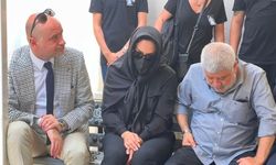 Ebru Gündeş, annesini son yolculuğuna uğurladı
