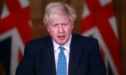 Boris Johnson'ın yeniden köşe yazarlığı teklifi aldığı iddia edildi