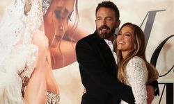 Jennifer Lopez'den yatak pozu