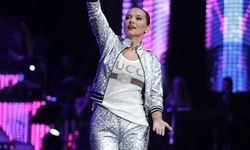 Demet Akalın: Eleştiriler yüzünden 50 iğne yedim