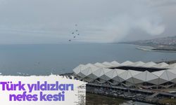 Türk Yıldızları'nın Trabzon semalarındaki gösteri uçuşu nefes kesti