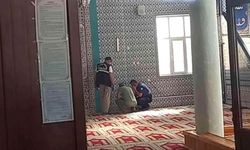 Camide namaz kıldıran imam silahla vuruldu