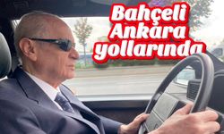 Devlet Bahçeli arabasıyla Ankara yollarında
