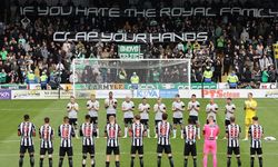 Celtic taraftarları, kraliyet ailesini protesto etti