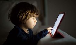 Çocuklarda aşırı ekran süresi erken ergenliğe yol açabilir