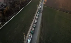 Kahramanmaraş’ta kuyruk: Enkaz taşıyorlar