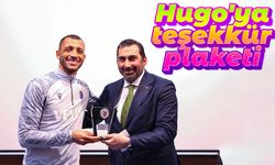 Trabzonspor'dan Vitor Hugo'ya teşekkür plaketi