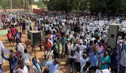 Afrika yine karıştı: Sudan'da darbe girişimi