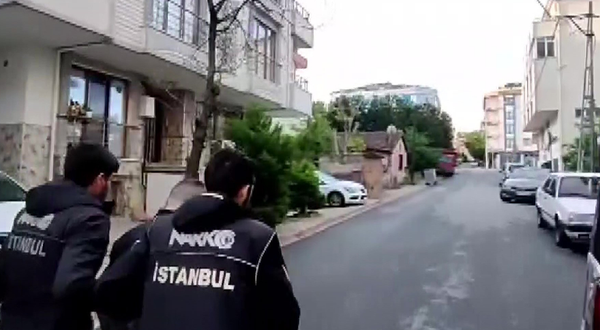 İstanbul’da 21 adrese uyuşturucu operasyonu: 14 gözaltı