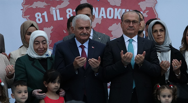 Binali Yıldırım, Trabzon’da anaokulu açılışına katıldı