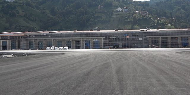 Rize-Artvin havalimanının açılışına yağış engeli