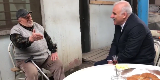 Trabzon Büyükşehir Belediye Başkanı Murat Zorluoğlu, babasının askerlik arkadaşı ile sohbet etti