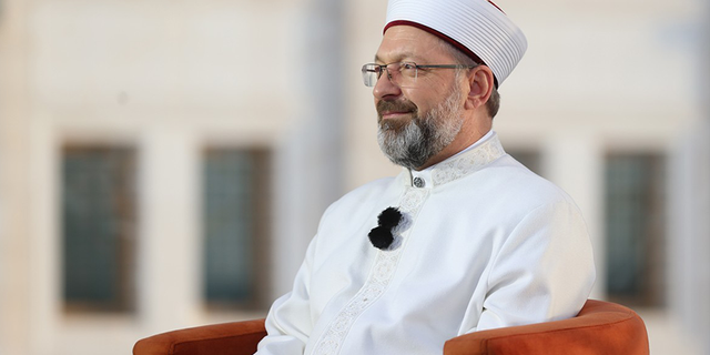 Diyanet İşleri Başkanı Prof. Dr. Ali Erbaş: “Türk bayrağını öpmeleri bütün yorgunlukları ortadan kaldırıyor”