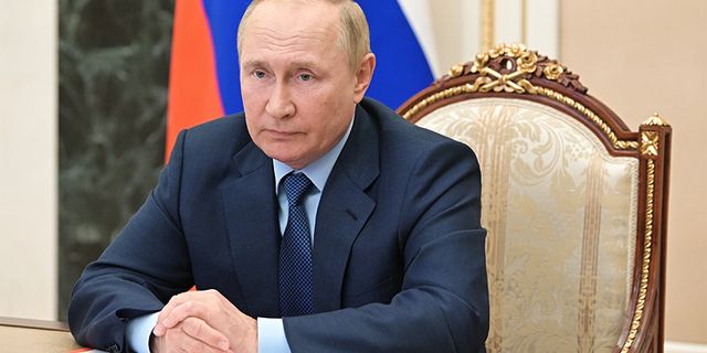 Rusya lideri Putin 4 bölgede sıkıyönetim ilan etti