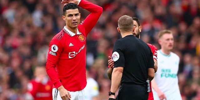 Manchester United'da Ronaldo kadro dışı; Kriz derinleşiyor